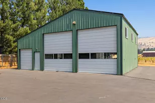 1457 Homedale Rd, Klamath Falls, OR 97603 - Photo 11