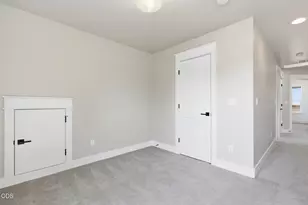 2044 NE Altura Dr, Bend, OR 97701 - Photo 39