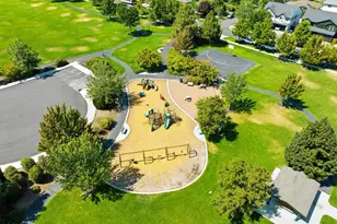 2044 NE Altura Dr, Bend, OR 97701 - Photo 67