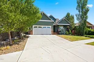 2044 NE Altura Dr, Bend, OR 97701 - Photo 3