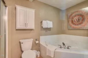 17636 Tennis Village Ct, Sunriver, OR 97707 - Photo 19