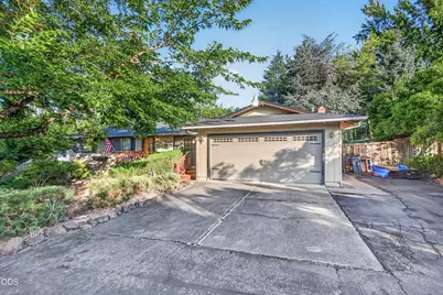 1537 Moon Terrace, Medford, OR 97504 - Photo 3