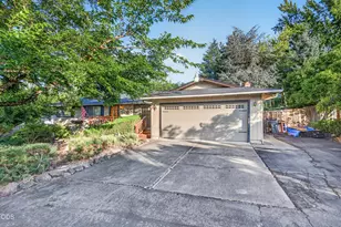 1537 Moon Terrace, Medford, OR 97504 - Photo 3