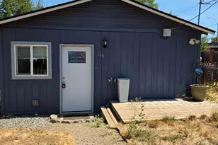 298 S Columbus Ave, Medford, OR 97501 - Photo 13