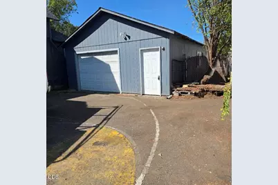 300 S Columbus Avenue, Medford, OR 97501 - Photo 25