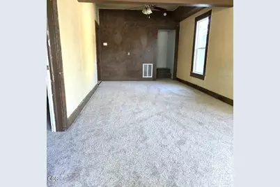 300 S Columbus Avenue, Medford, OR 97501 - Photo 3