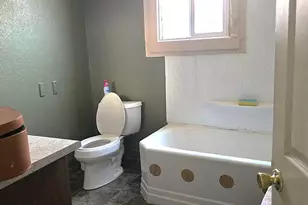 298 S Columbus Ave, Medford, OR 97501 - Photo 7