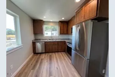 [Address not provided], Central Point, OR 97502 - Photo 3