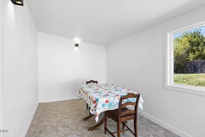 1202 NE A Street, Grants Pass, OR 97526 - Photo 11