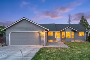 1934 SW 28th Ct, Redmond, OR 97756 - Photo 1
