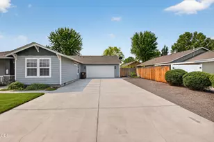 722 NE Stoneridge Loop, Prineville, OR 97754 - Photo 3