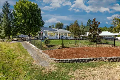 2200 Mayfield Drive, Grants Pass, OR 97527 - Photo 5
