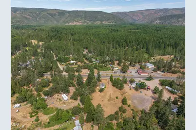 33105 Redwood Highway, Cave Junction, OR 97523 - Photo 11