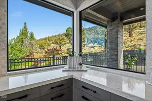 10504 Bitterbrush Ct, Redmond, OR 97756 - Photo 13