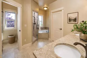 60970 Woods Valley Pl, Bend, OR 97702 - Photo 23