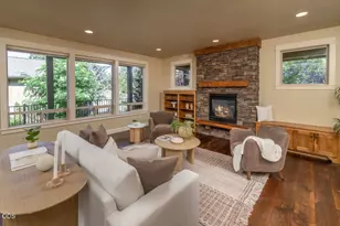 60970 Woods Valley Pl, Bend, OR 97702 - Photo 7