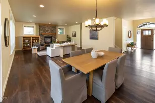 60970 Woods Valley Pl, Bend, OR 97702 - Photo 11