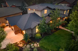 60970 Woods Valley Pl, Bend, OR 97702 - Photo 3