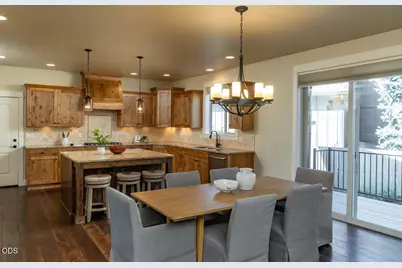 60970 Woods Valley Place, Bend, OR 97702 - Photo 9