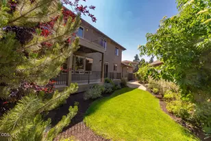 60970 Woods Valley Pl, Bend, OR 97702 - Photo 33