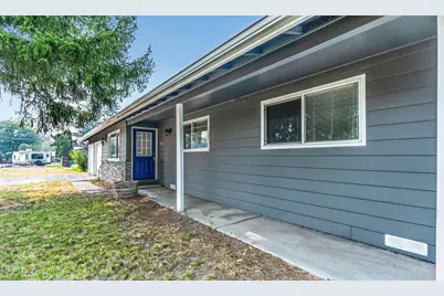 5701 Bel Aire Drive, Klamath Falls, OR 97603 - Photo 3