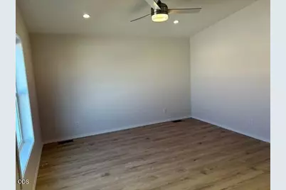 333 Mountain View Drive #106, Talent, OR 97540 - Photo 11