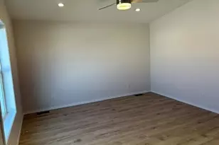 333 Mountain View Dr, Talent, OR 97540 - Photo 11