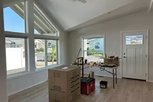 333 Mountain View Dr, Talent, OR 97540 - Photo 3