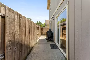 333 SW Bayou Pl, Grants Pass, OR 97526 - Photo 7