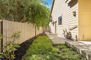 60822 Falcon Pointe Ln, Bend, OR 97702 - Photo 33