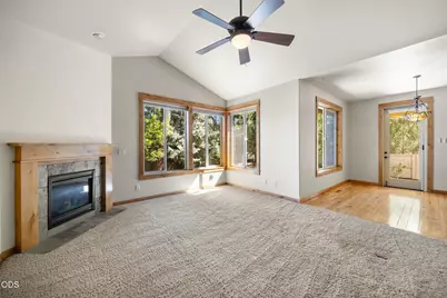 60822 Falcon Pointe Lane, Bend, OR 97702 - Photo 13