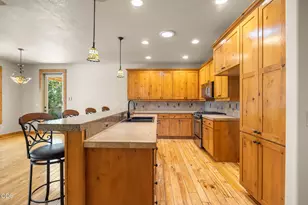 60822 Falcon Pointe Ln, Bend, OR 97702 - Photo 7
