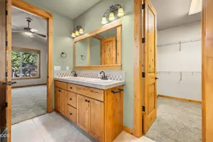 60822 Falcon Pointe Ln, Bend, OR 97702 - Photo 17