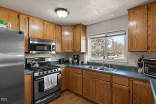 1625 Grand Ave, Medford, OR 97504 - Photo 43