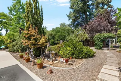 1625 Grand Avenue, Medford, OR 97504 - Photo 37