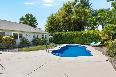 1625 Grand Avenue, Medford, OR 97504 - Photo 31