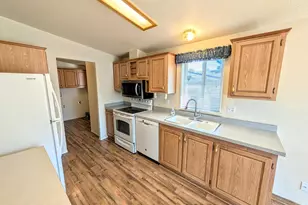 1188 NE 27th St, Bend, OR 97701 - Photo 5