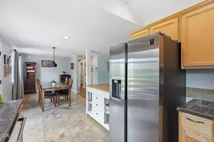 2736 NE Rainier Dr, Bend, OR 97701 - Photo 37