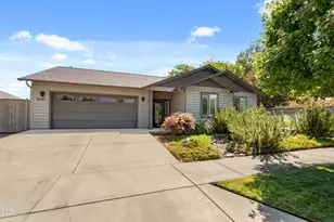 2147 La Connor Dr, Medford, OR 97501 - Photo 1