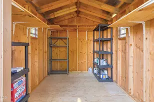 1055 N 5th St, Jacksonville, OR 97530 - Photo 25