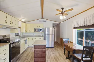 1055 N 5th St, Jacksonville, OR 97530 - Photo 7