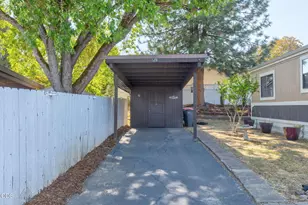 1055 N 5th St, Jacksonville, OR 97530 - Photo 21