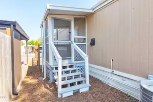 1055 N 5th St, Jacksonville, OR 97530 - Photo 19