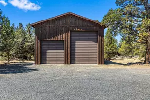 65155 Smokey Ridge Rd, Bend, OR 97703 - Photo 37