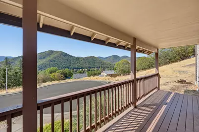 875 Jacoby Street, Gold Hill, OR 97525 - Photo 5