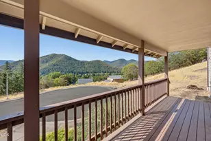 875 Jacoby St, Gold Hill, OR 97525 - Photo 5