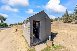 2251 NE Laughlin Rd, Prineville, OR 97754 - Photo 29