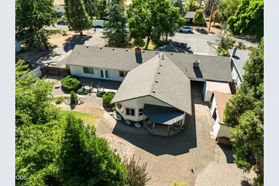 1320 Covina Avenue, Medford, OR 97504 - Photo 53