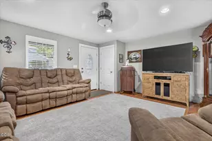 207 Maxwell Pl, Central Point, OR 97502 - Photo 7