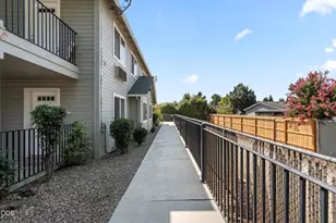 501 Briarwood Dr, Central Point, OR 97502 - Photo 5